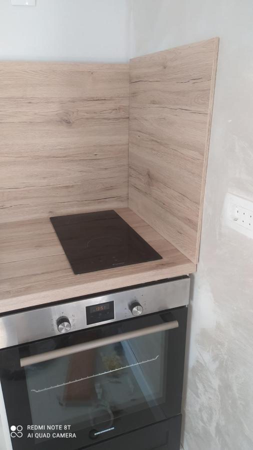 Clover Apartman Zara Esterno foto
