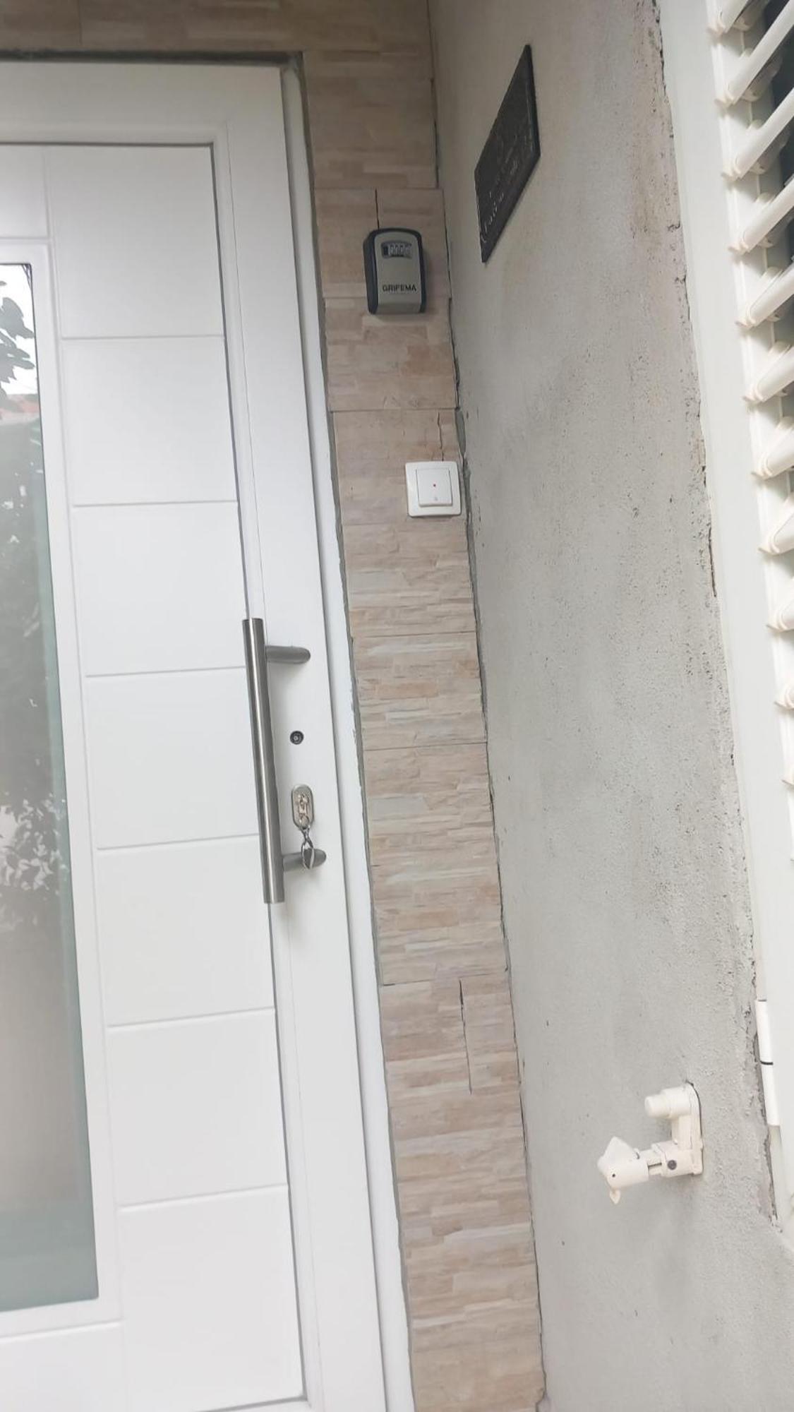 Clover Apartman Zara Esterno foto